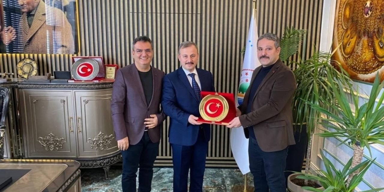 Eğitim 2023 Derneği’nden Niksar Kaymakamı Kadir Perçi’ye Ziyaret