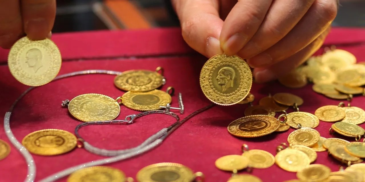 Gram Altın 7 000 TL’yi Aştı! Ons Altın 5 000 Dolar Sınırında