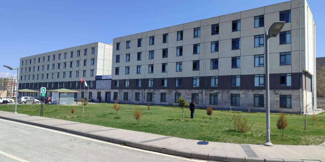 Milli Eğitim Akademilerine Vaktinde Kayıt Yaptırmayan Öğretmenlerin Atamaları İptal Edilecek