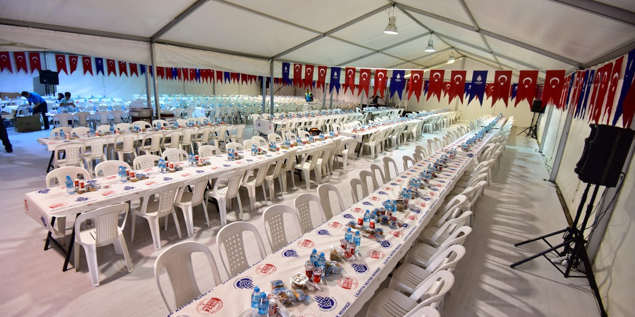 İstanbul'da Kurulacak İftar Çadırlarının Adresleri Açıklandı