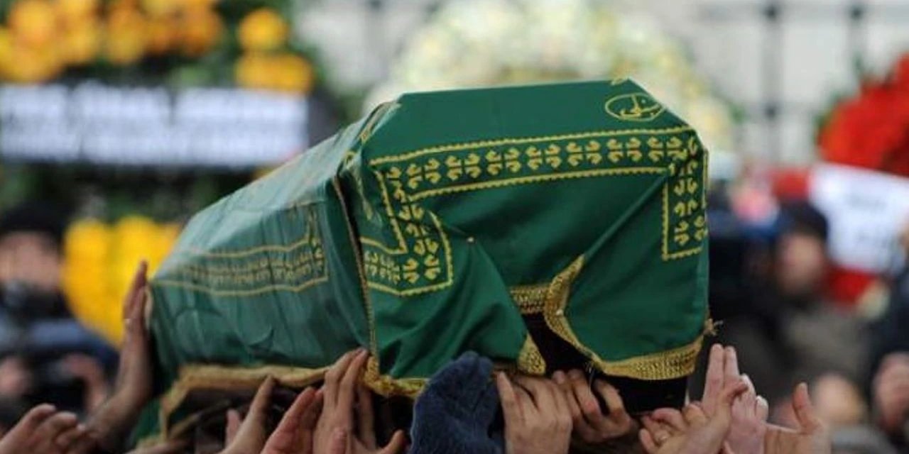 Okulun Sevilen Öğretmeni Beyin Kanamasından Hayatını Kaybetti