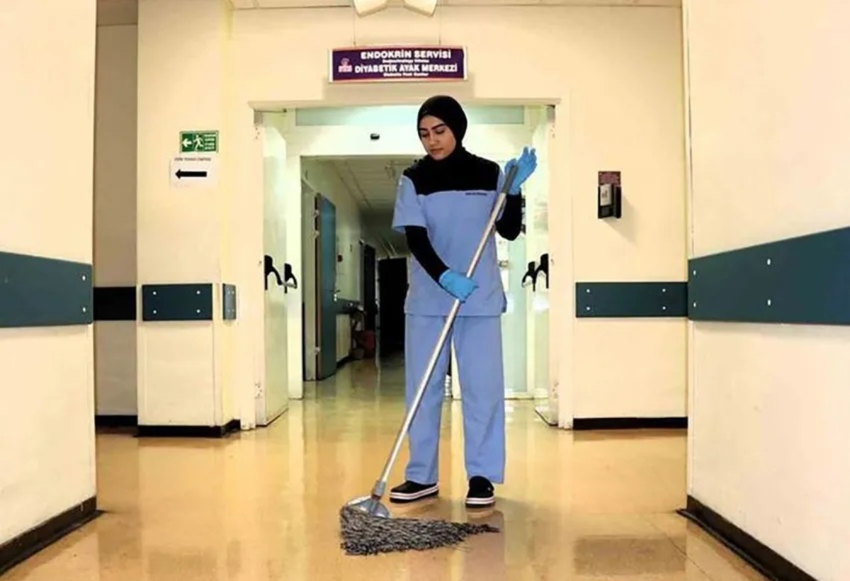 Malatya’da bulunan İnönü Üniversitesi Tıp Fakültesi'ne bağlı Endokrin Servisi’nde temizlikçi olarak görevli olan Melisa Metin